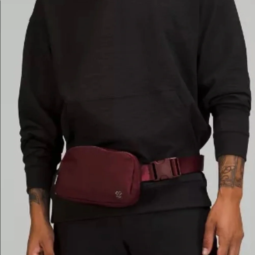 Lululemon Everywhere Belt Bag Red Merlot
